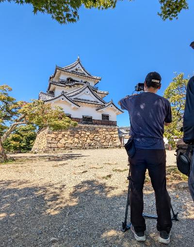 彦根城を撮影している様子