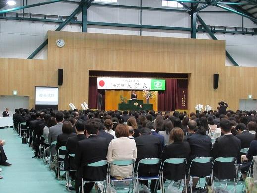 彦根総合高等学校入学式会場内の全体写真