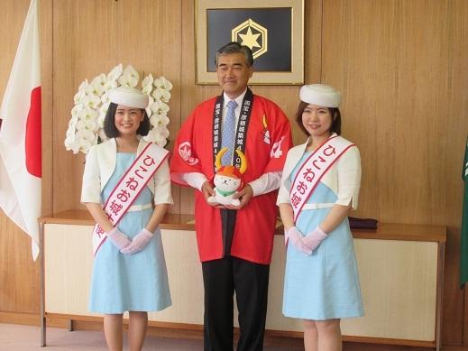 溝上さんと大川さんとの記念写真