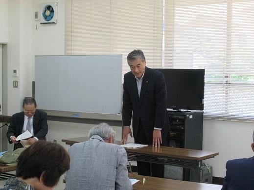平成29年度NPO法人彦根育成会定期総会で挨拶をしている市長の写真
