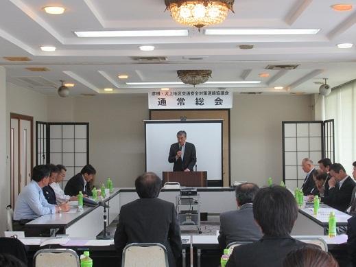 平成29年度彦根犬上地区交通安全対策連絡協議会総会で挨拶をしている市長の写真