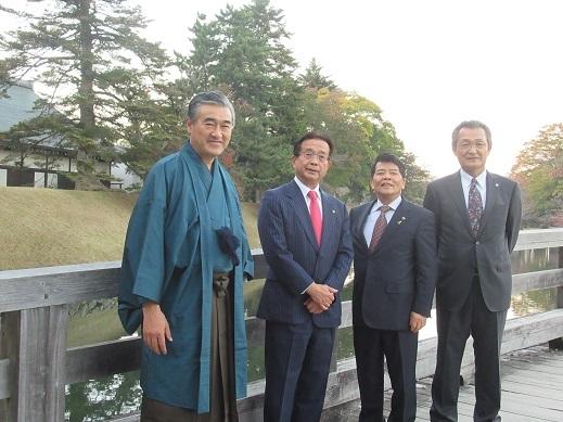 4市長での記念写真