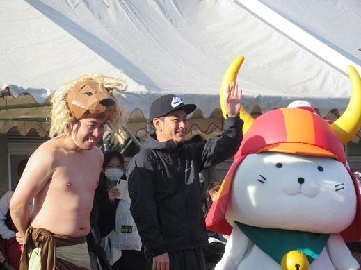 ココリコ・遠藤さん、大西ライオンさんとひこにゃんの写真