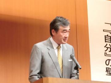 近江地域学会で話をされる市長の写真