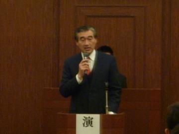 第5回定期総会で挨拶をしている市長の写真
