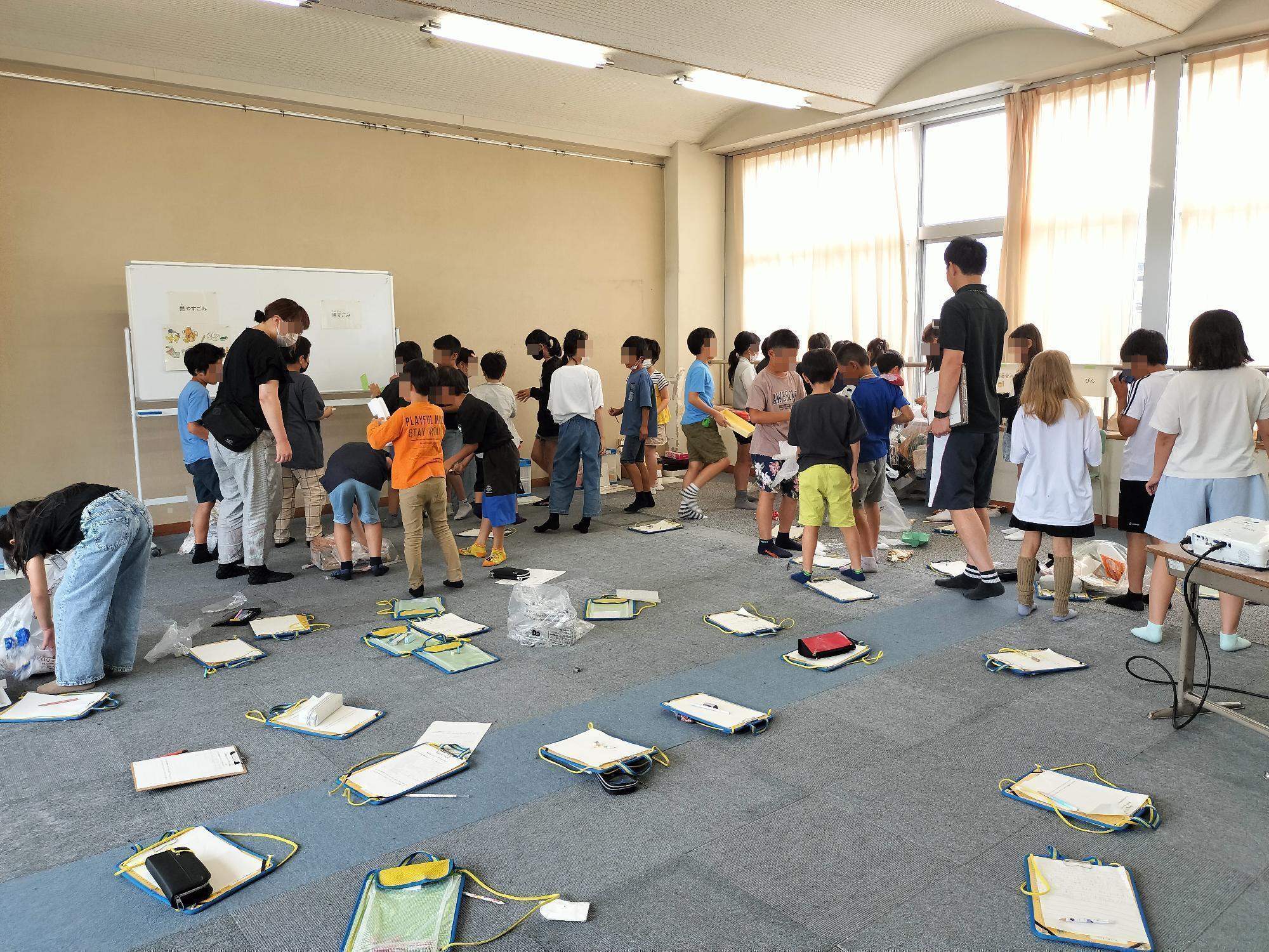 出前講座の様子(小学校ワークショップ)