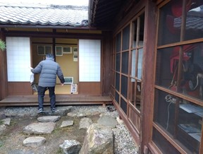 店舗玄関先写真