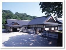 彦根城博物館の外観写真