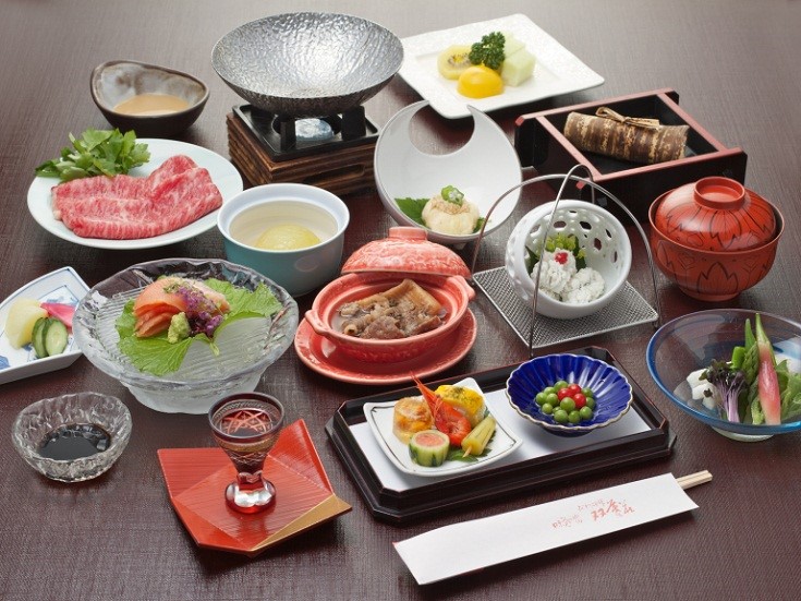 双葉荘で提供される料理イメージ