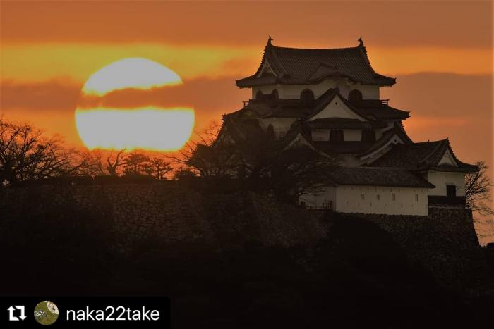 彦根城×夕日