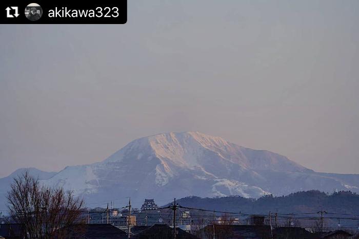 彦根城と伊吹山
