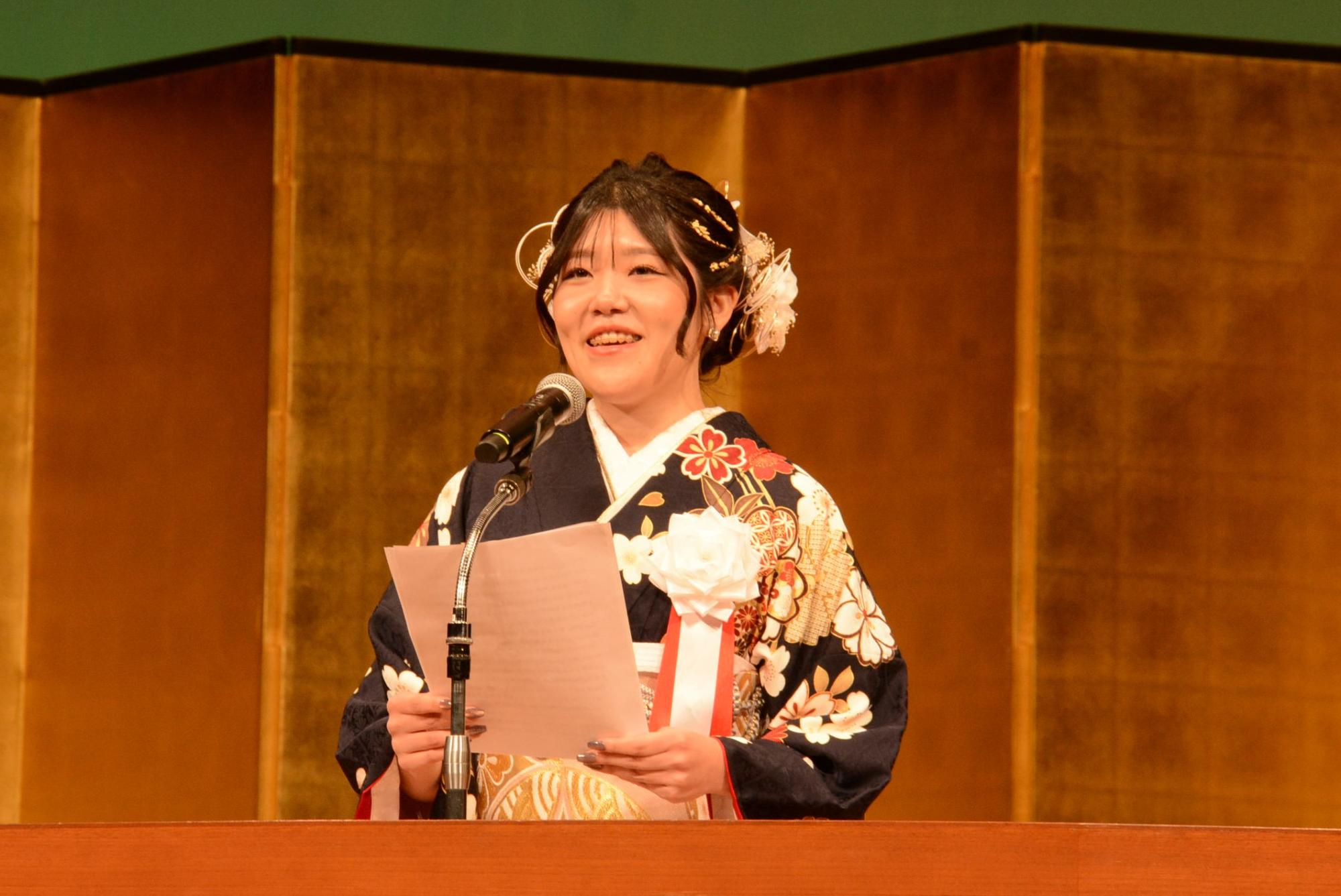 実行委員が挨拶をしているところの写真