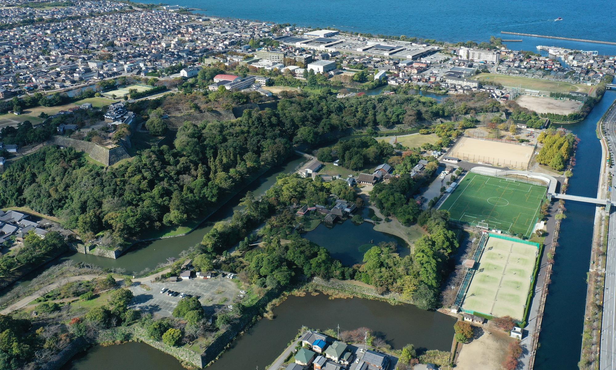 空から写した金亀公園全体写真