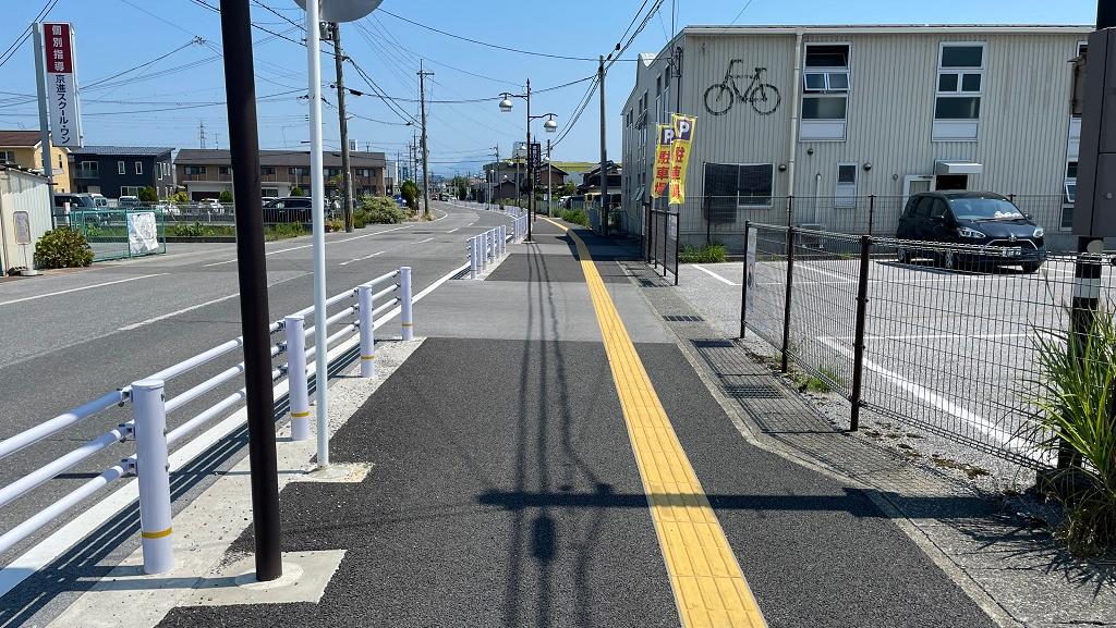 着手後の写真（補修され点字ブロックが整備された）