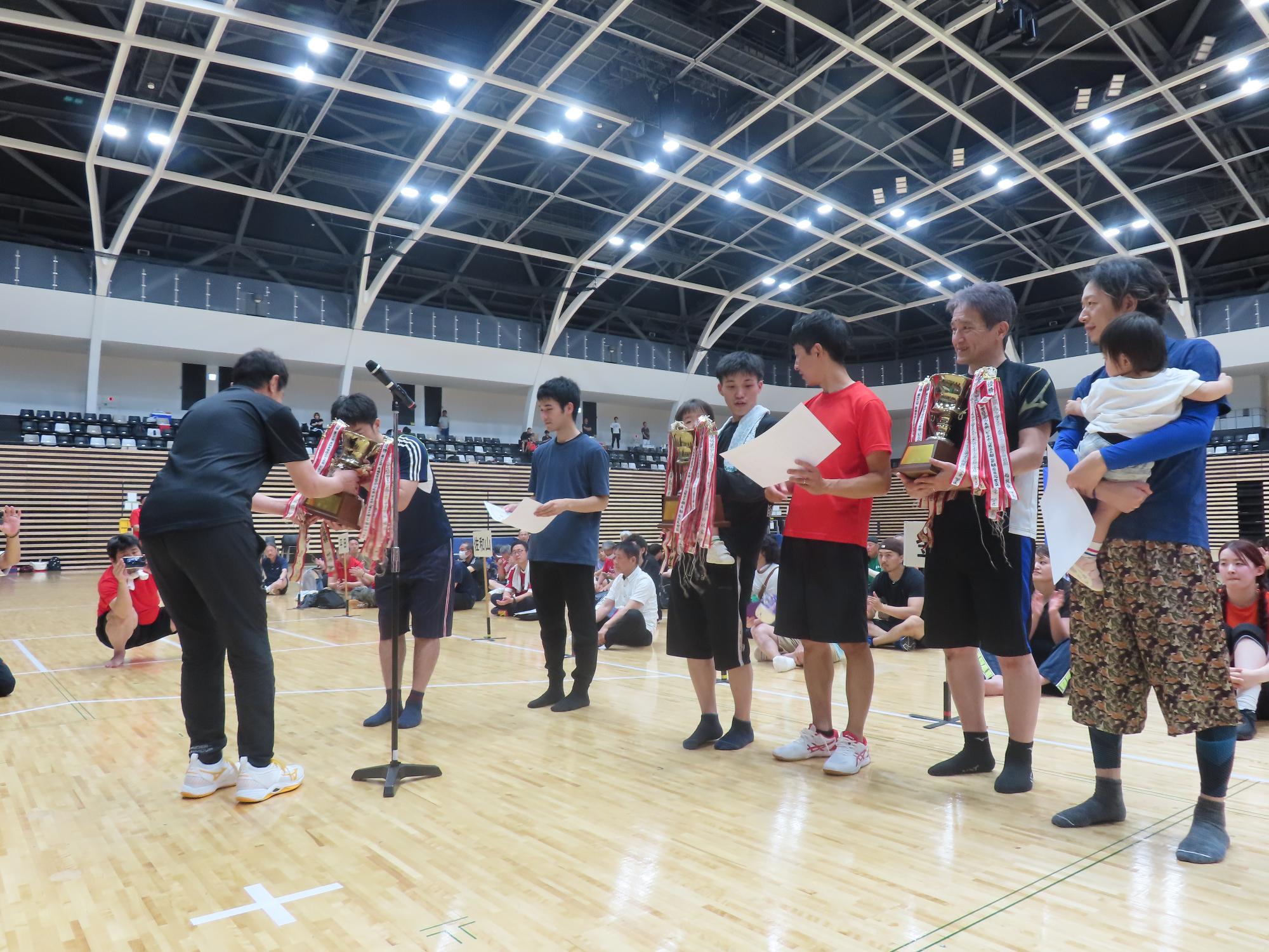 表彰式の様子の写真