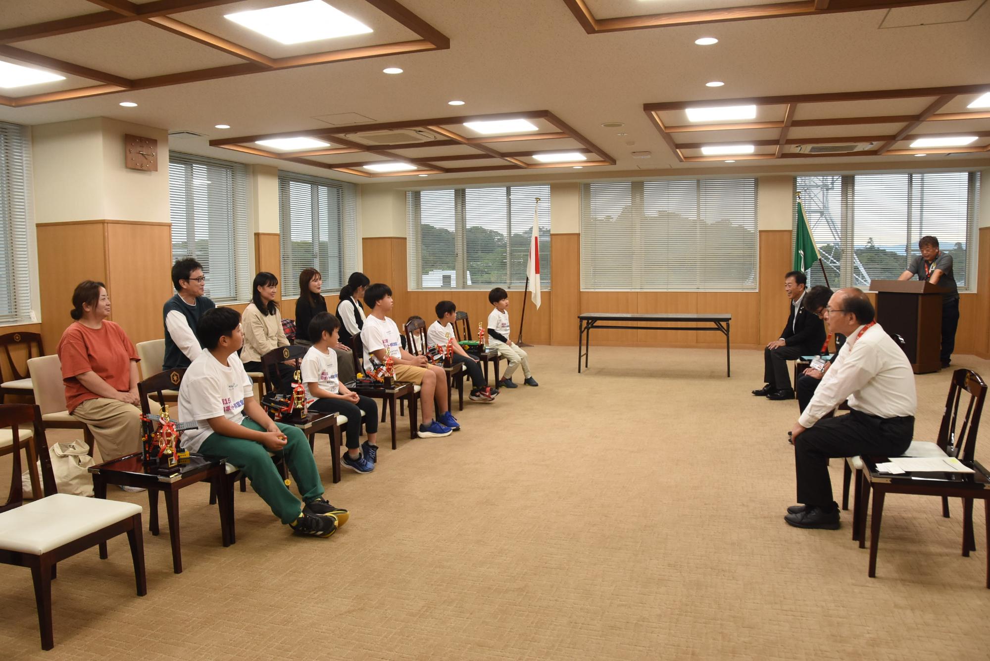 表敬訪問の全体の様子