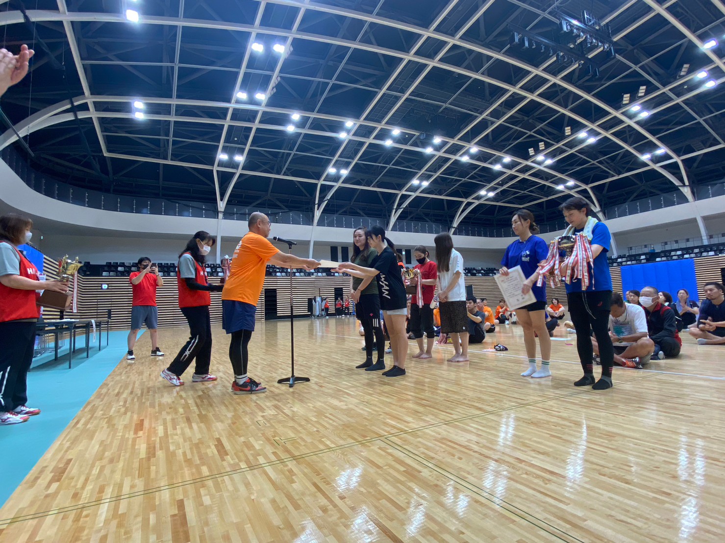 表彰式の様子の写真