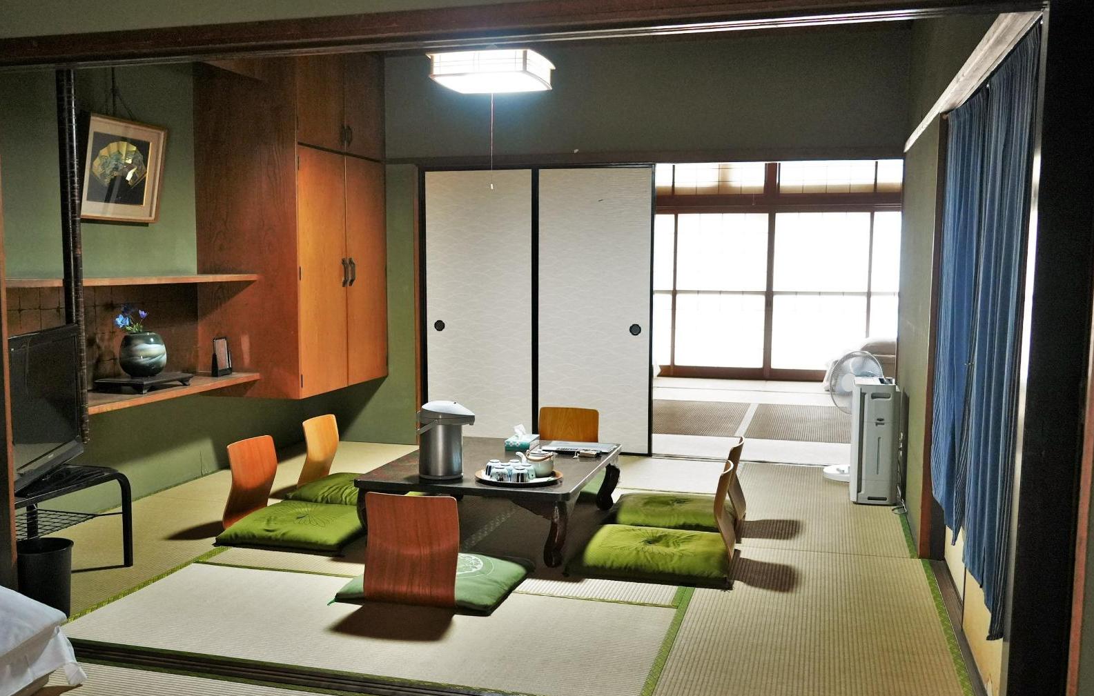 鳥羽や旅館大部屋