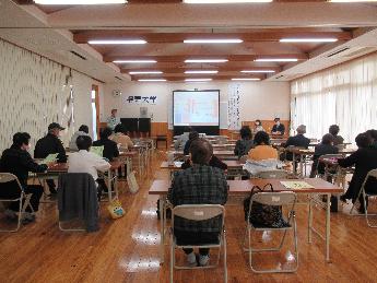 映像を見ながら学習する様子