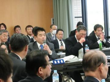滋賀県首長会議で発言を行っている様子の写真