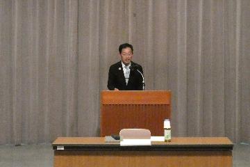 挨拶している様子