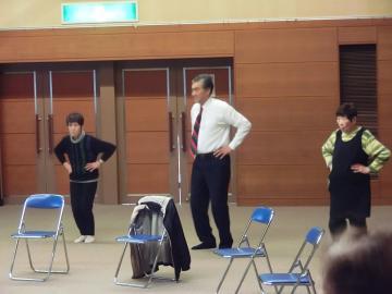 体操に参加する市長の写真