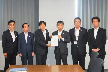 近畿地方整備局での要望活動の様子