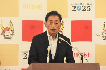 臨時記者会見の様子