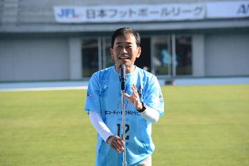 挨拶している様子