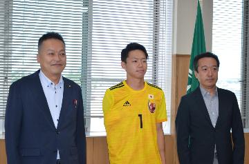上野選手、彦根市議会議長と市長の写真