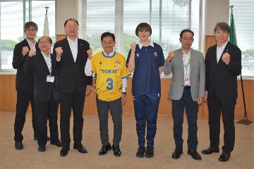 東レアローズバレーボールクラブ滋賀の皆様との写真