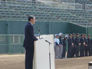 開催自治体市長として挨拶をする市長の写真