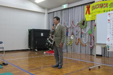 挨拶している様子