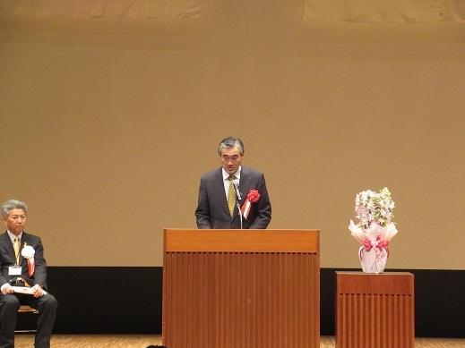 第46回彦根市PTA大会で挨拶をしている市長の写真