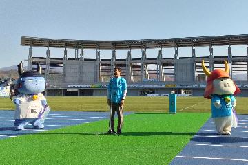 挨拶している様子