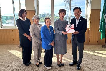贈呈式の様子
