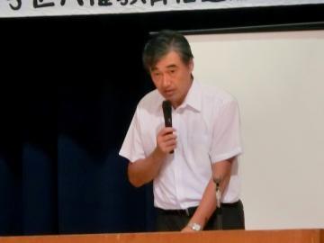 平田学区学習会会場で話をされる市長の写真