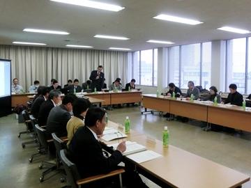 都市計画審議会中の全体写真