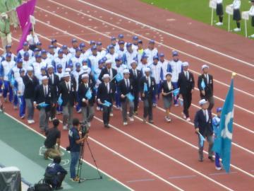 滋賀県の選手団の入場行進の様子の写真