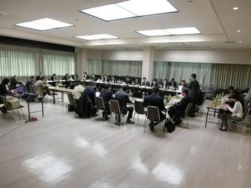 公共交通活性化協議会会議中の写真