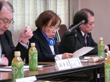 公共交通活性化協議会に出席している副市長の写真