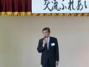 山川原地域総合センターで挨拶をしている市長の写真
