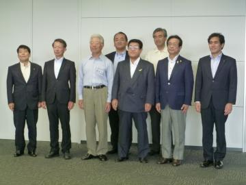 西尾市長と滋賀県内の参加した市長達との集合写真