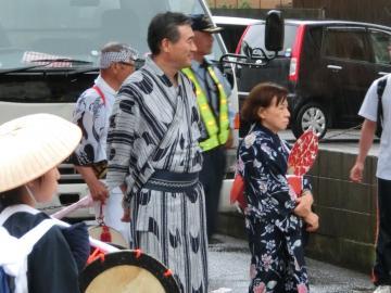 浴衣姿の市長の写真