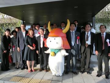 出発式での集合記念写真