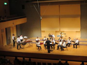 彦根吹奏楽団の演奏中の写真