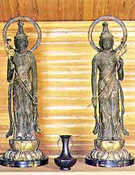 木造日光菩薩立像、木造月光菩薩立像の写真