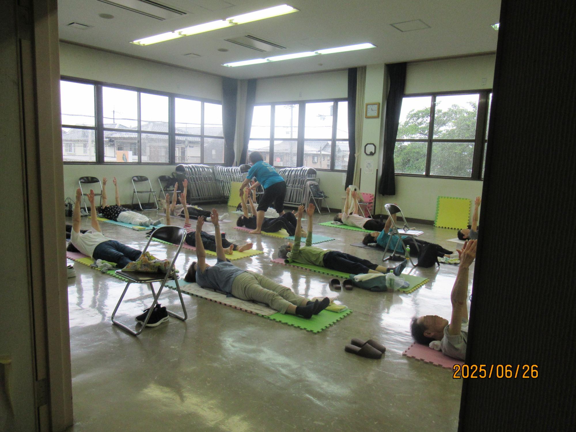 シニアスマイルフィットネスを体験する受講者たち