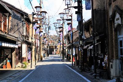 伝統的建造物群保存地区の花しょうぶ商店街