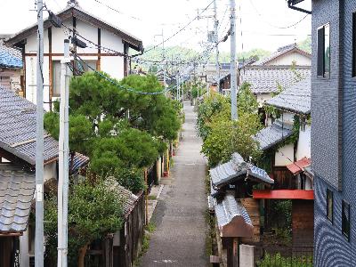 昔ながらの細い路地